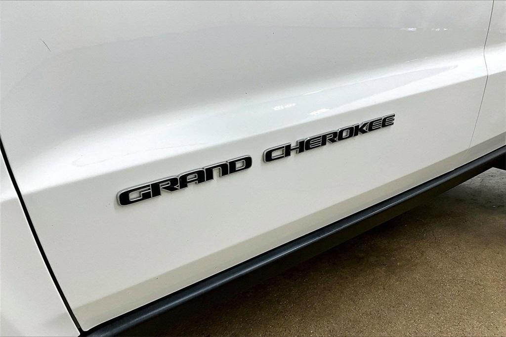 used 2021 Jeep Grand Cherokee car, priced at $22,900