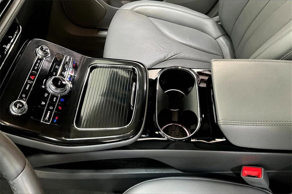 used 2022 Lincoln Nautilus car, priced at $37,000