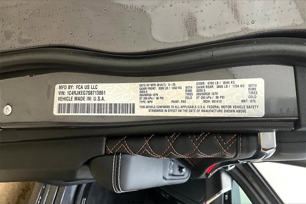 new 2025 Jeep Grand Cherokee L car, priced at $54,490