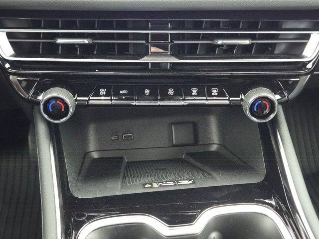 new 2026 Chevrolet Traverse car, priced at $50,082