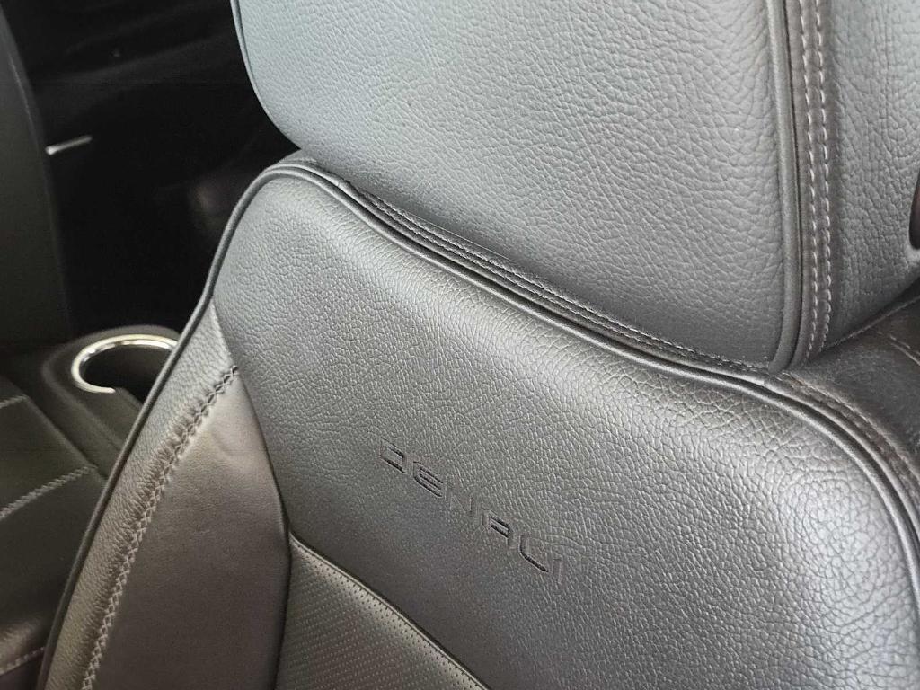 used 2023 GMC Yukon car, priced at $55,577