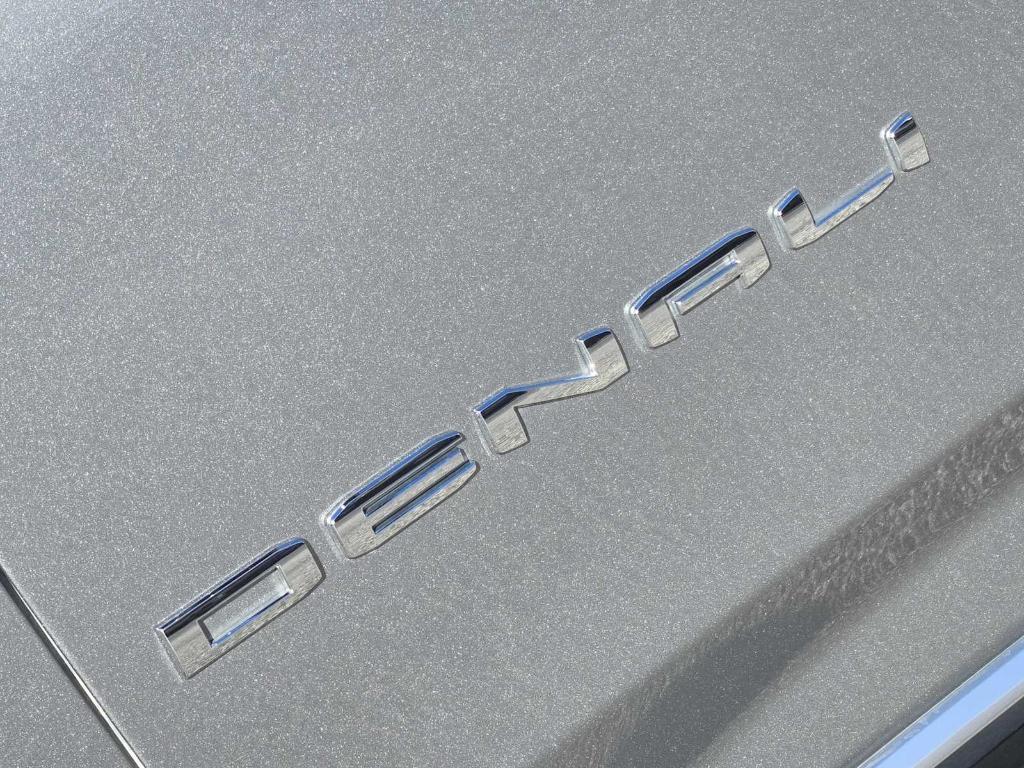 used 2023 GMC Yukon car, priced at $55,577