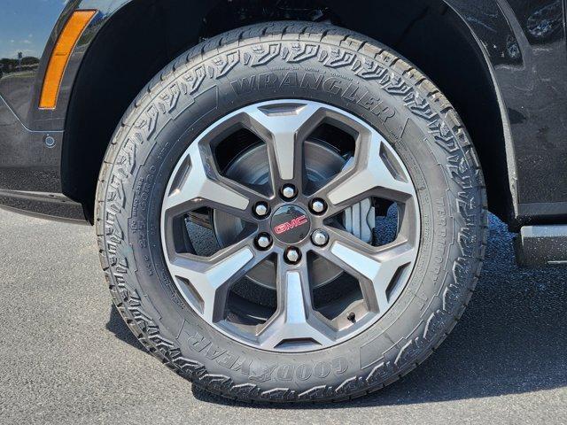 new 2025 GMC Yukon XL car, priced at $102,840