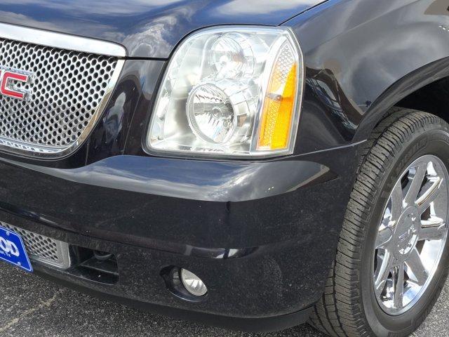 used 2014 GMC Yukon car, priced at $23,995