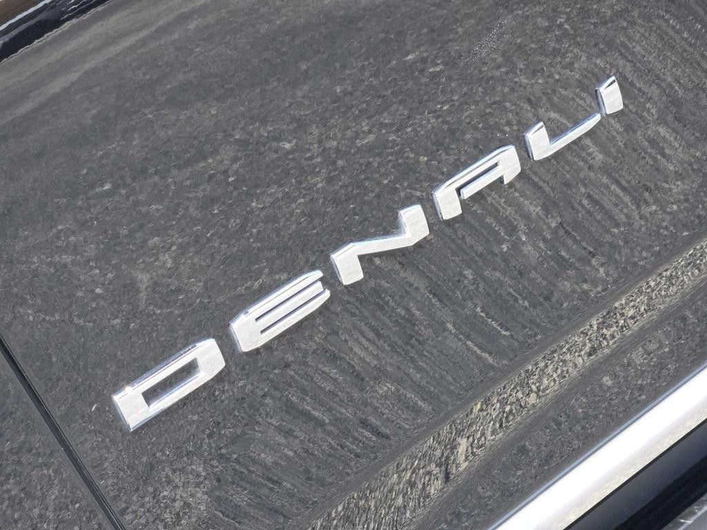 used 2021 GMC Yukon car, priced at $57,777