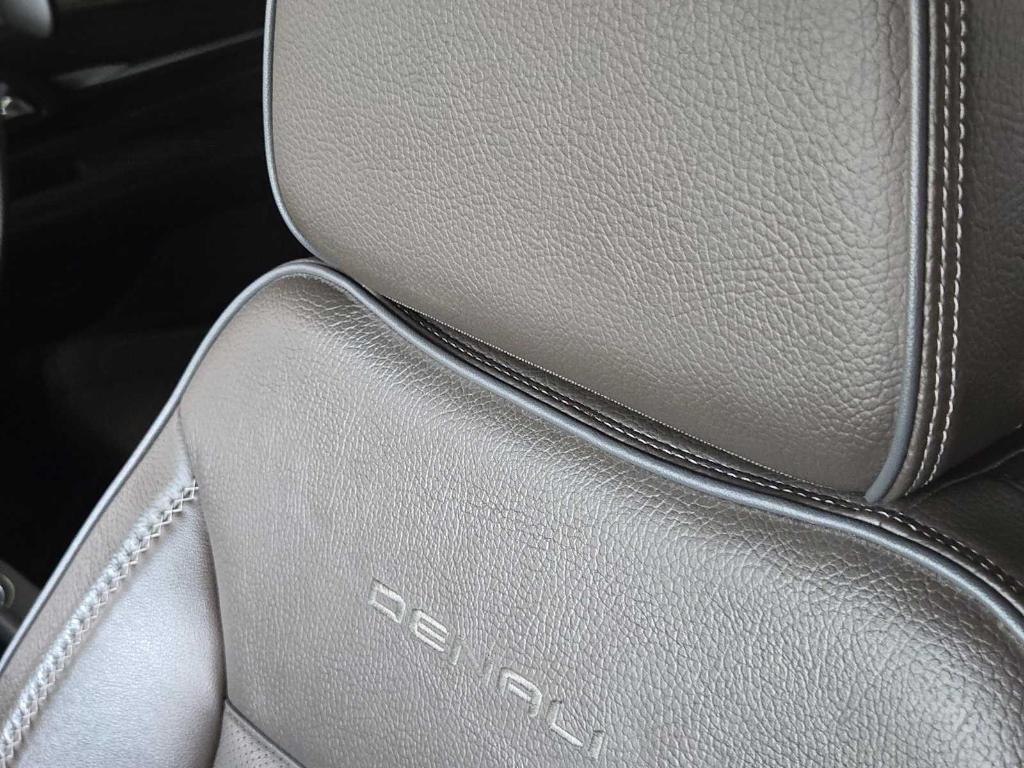 used 2021 GMC Yukon car, priced at $57,777