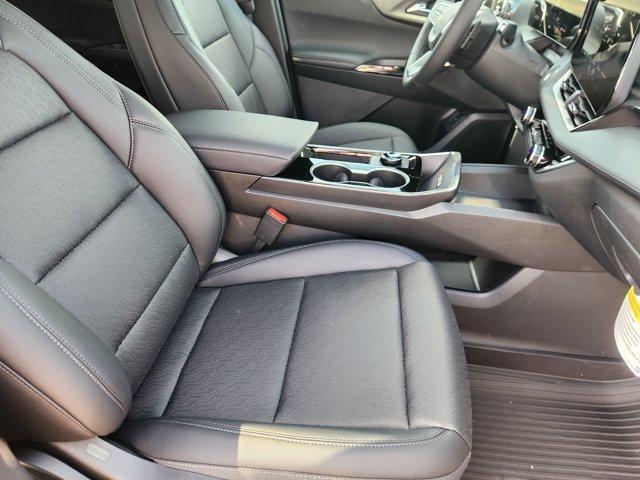 new 2026 Chevrolet Equinox car, priced at $30,925