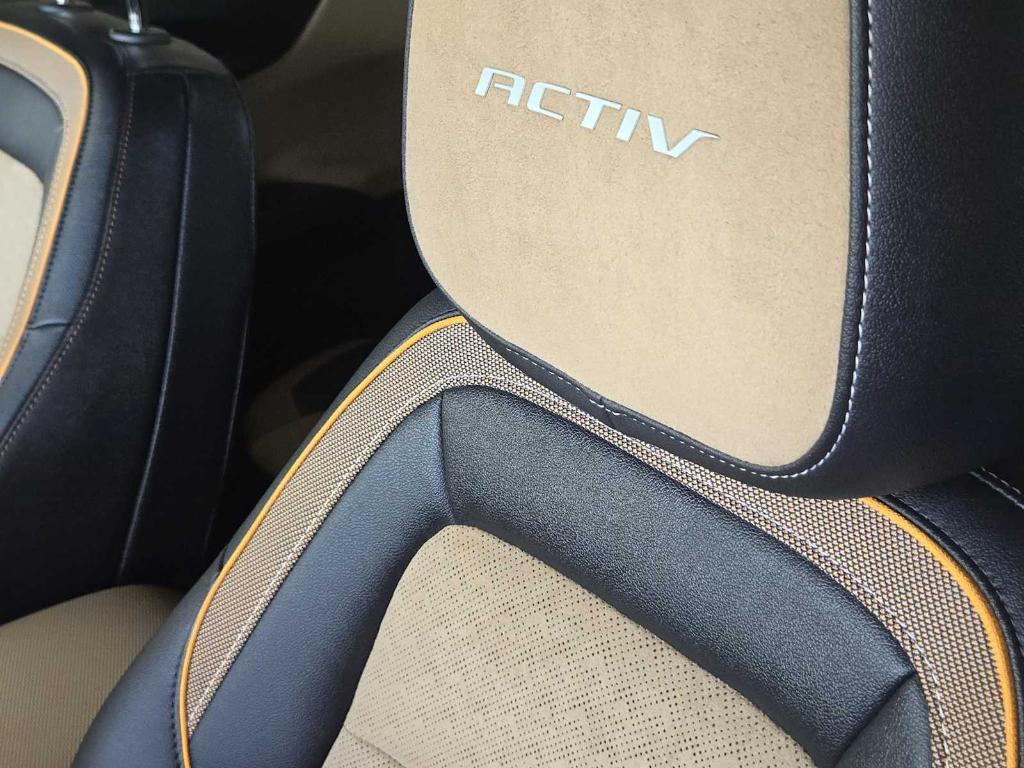 used 2025 Chevrolet Equinox car, priced at $36,995