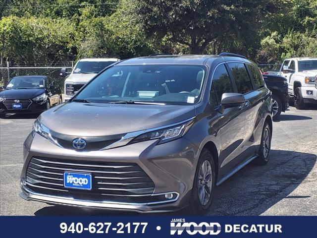 used 2022 Toyota Sienna car, priced at $37,977