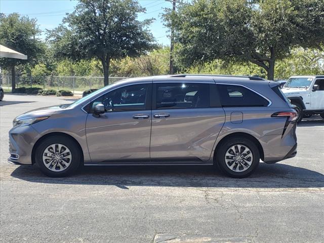 used 2022 Toyota Sienna car, priced at $37,977