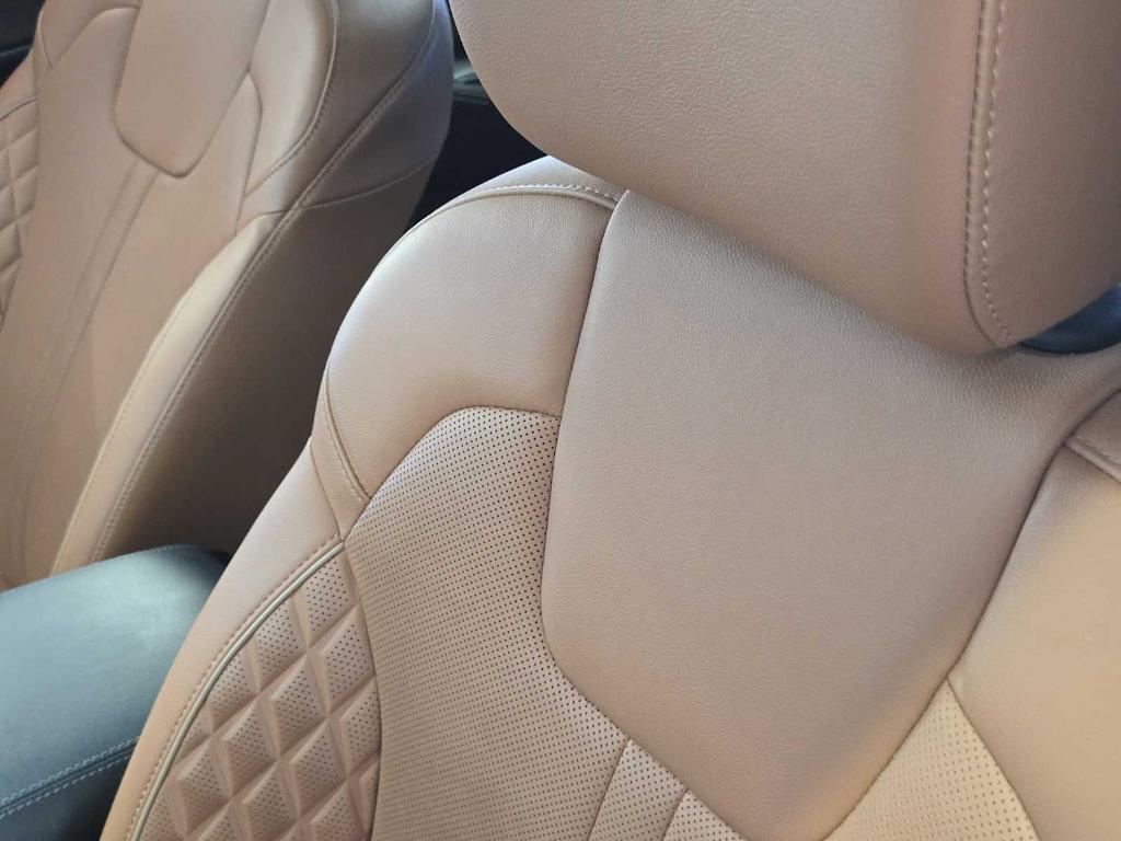 used 2023 Kia Sorento car, priced at $33,677