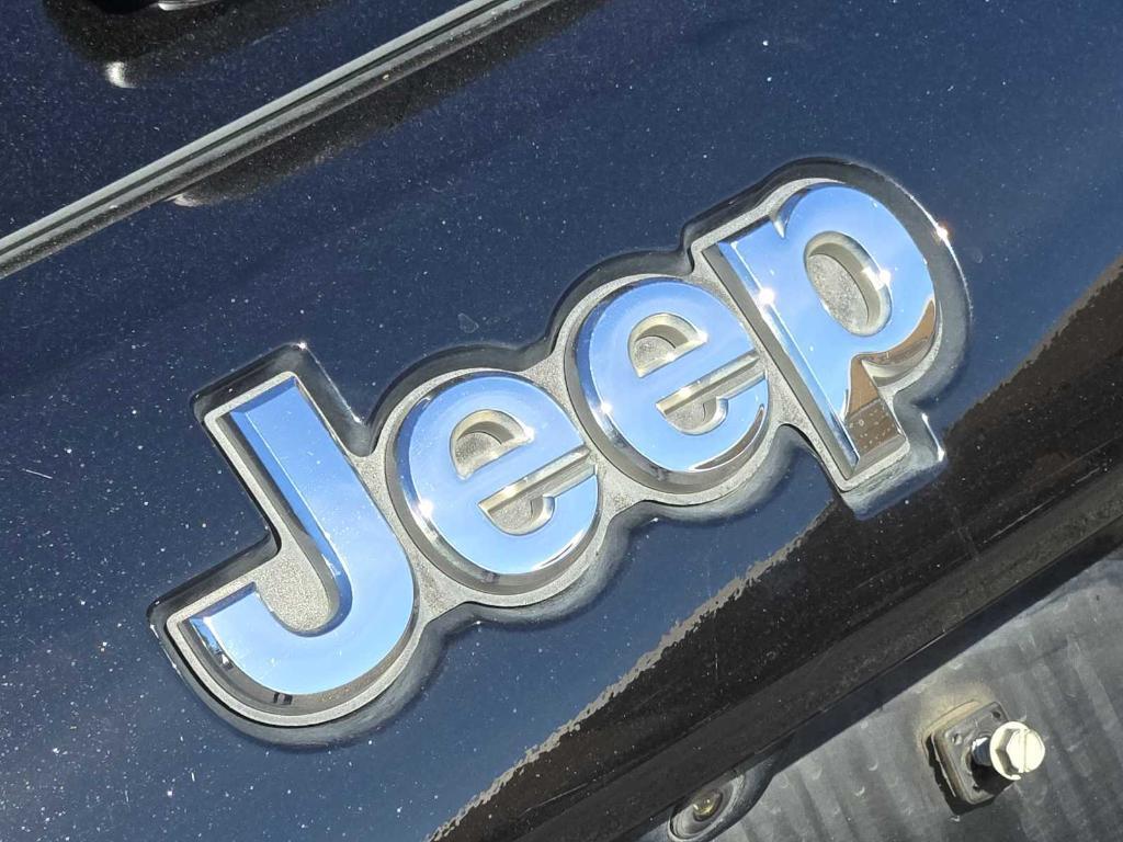 used 2017 Jeep Grand Cherokee car, priced at $13,577