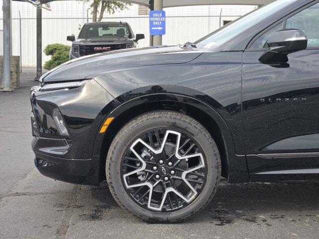 new 2025 Chevrolet Blazer car, priced at $45,015