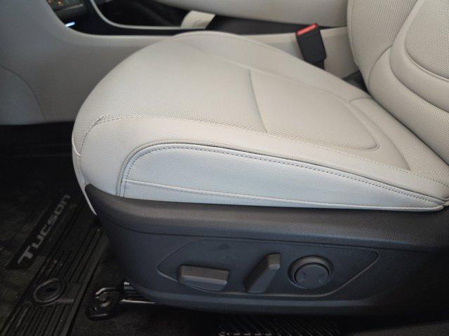 new 2025 Hyundai TUCSON Hybrid car, priced at $41,495