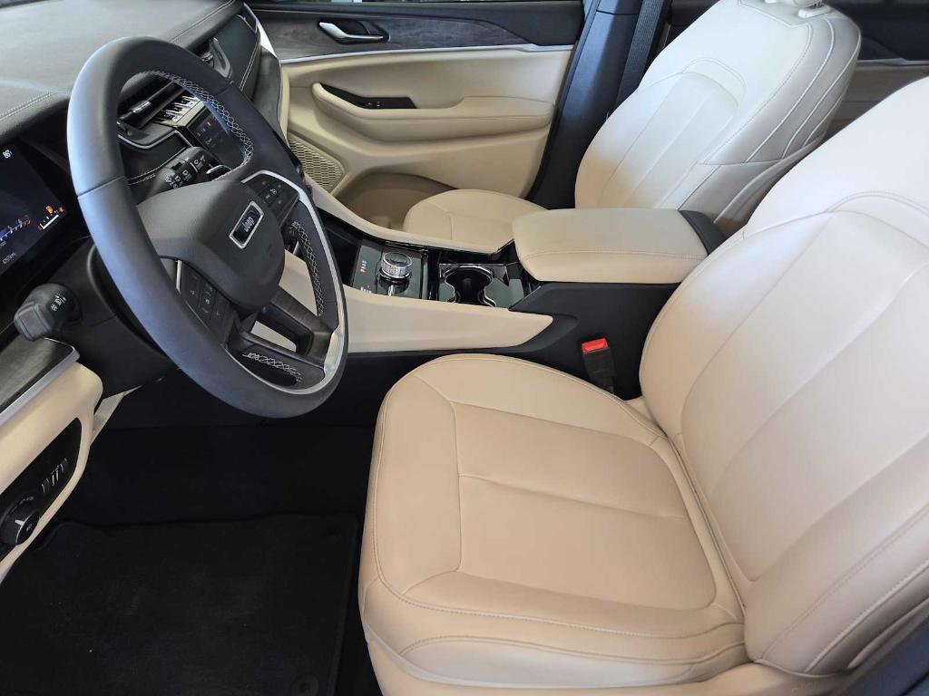 used 2023 Jeep Grand Cherokee car, priced at $31,977