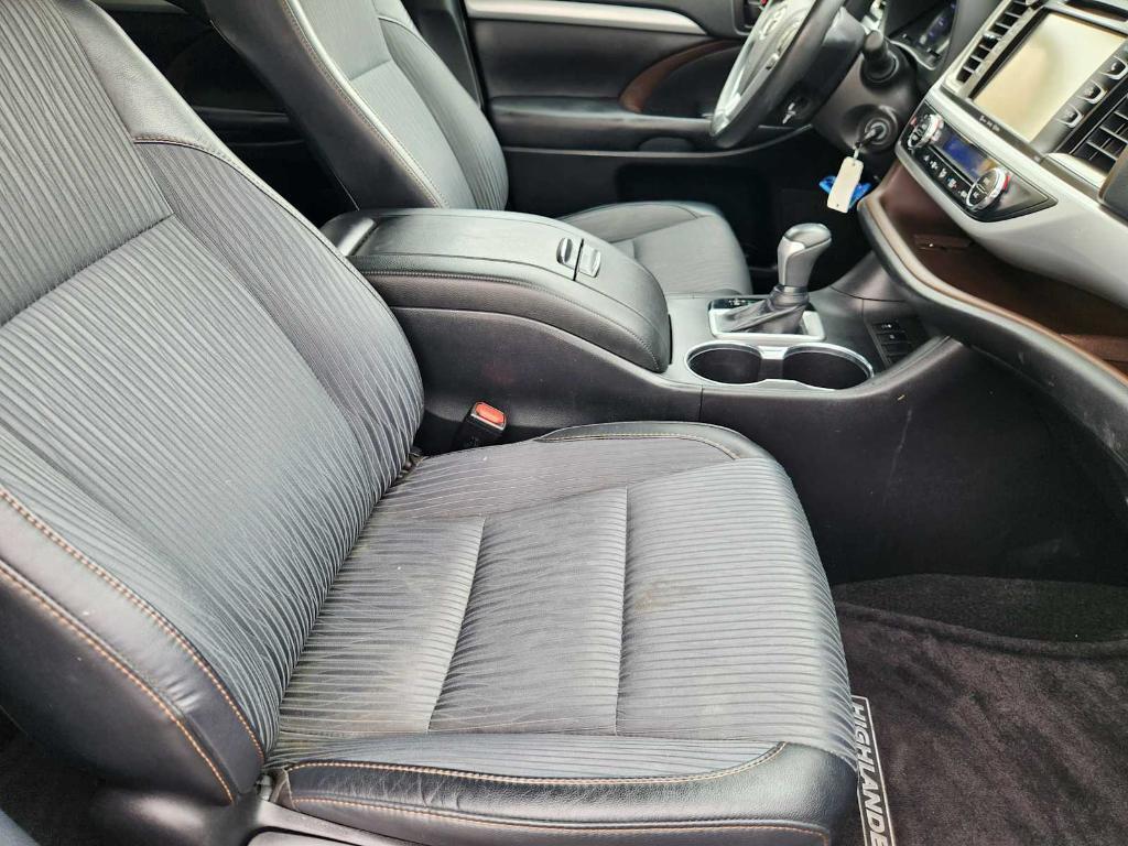 used 2019 Toyota Highlander car, priced at $25,577