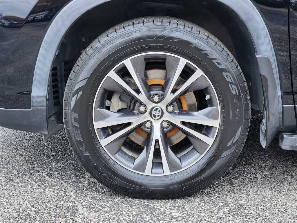 used 2019 Toyota Highlander car, priced at $25,577
