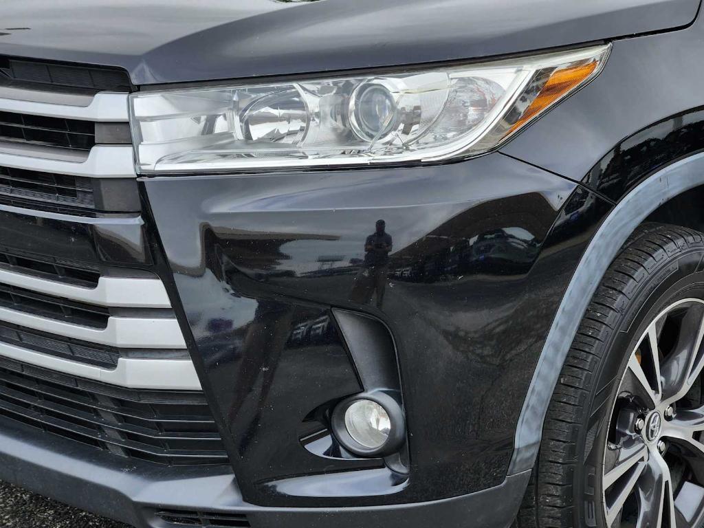used 2019 Toyota Highlander car, priced at $25,577
