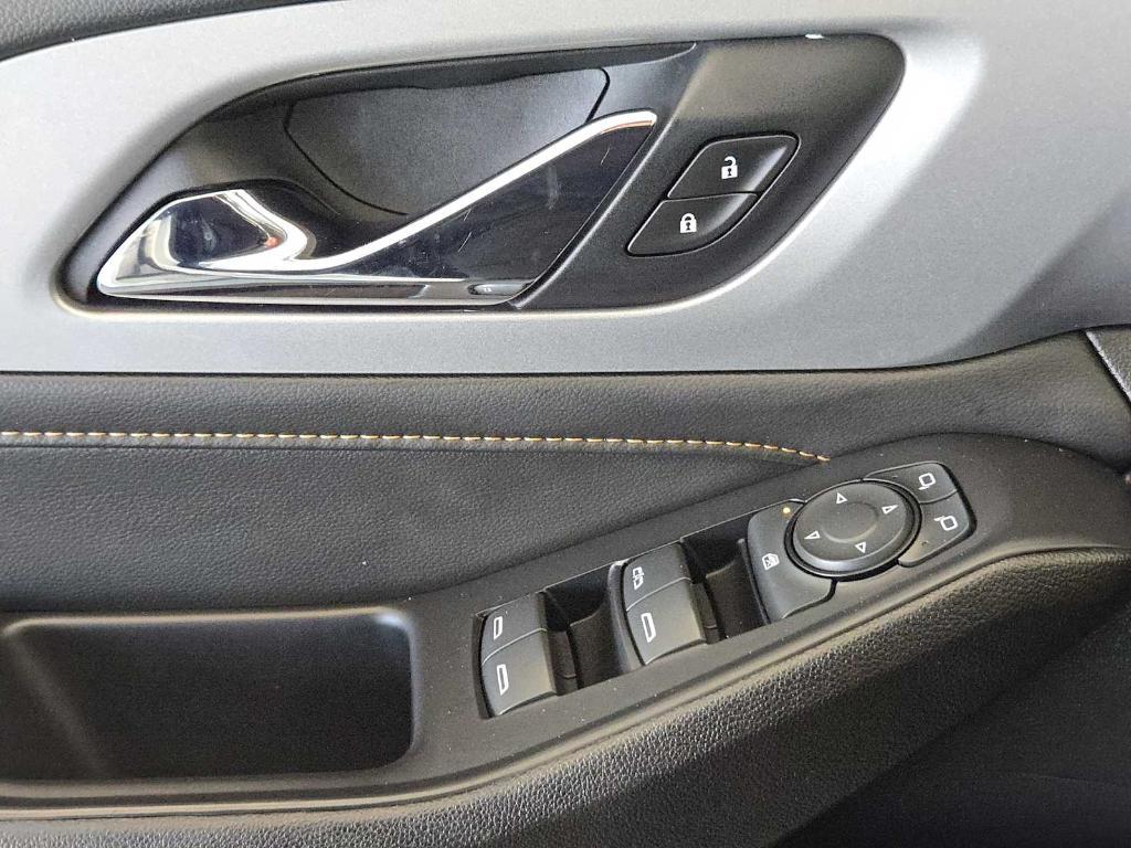 used 2021 Chevrolet Traverse car, priced at $17,977