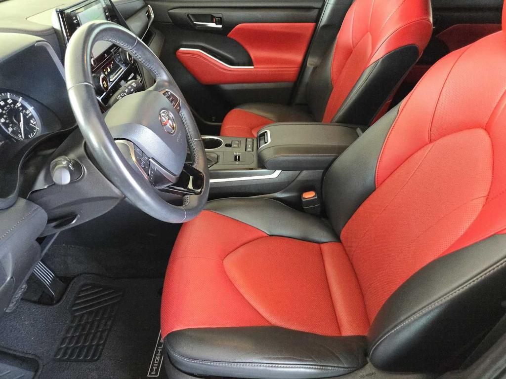 used 2021 Toyota Highlander car, priced at $31,977