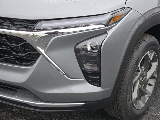 new 2025 Chevrolet Trax car, priced at $23,595