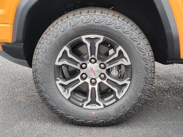 new 2025 GMC Canyon car, priced at $45,890