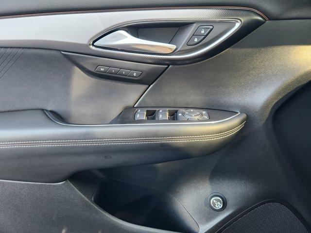 new 2025 Buick Envision car, priced at $38,980