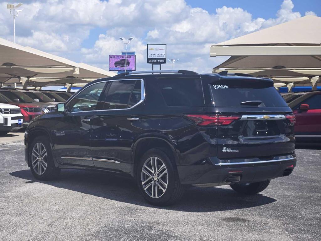 used 2022 Chevrolet Traverse car, priced at $33,377