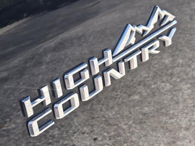 used 2022 Chevrolet Traverse car, priced at $31,977