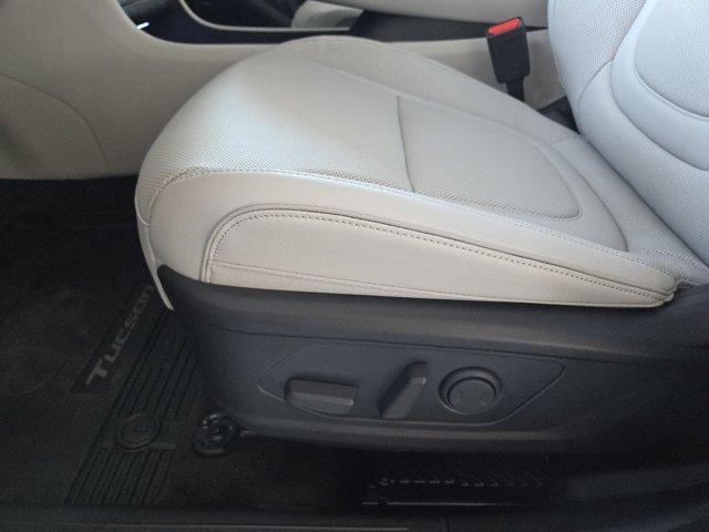 new 2025 Hyundai TUCSON Hybrid car, priced at $40,995