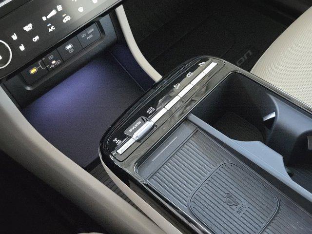 new 2025 Hyundai TUCSON Hybrid car, priced at $40,995