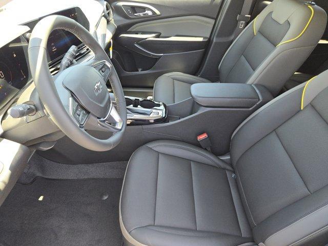new 2025 Chevrolet Trax car