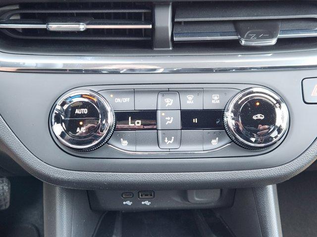 new 2025 Buick Envista car, priced at $26,575