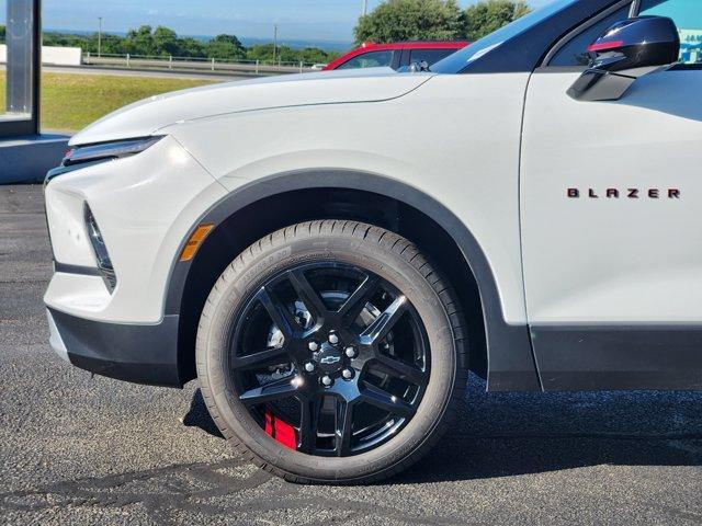 new 2025 Chevrolet Blazer car, priced at $38,255