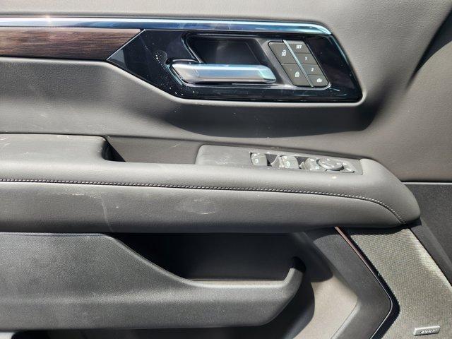 new 2025 Chevrolet Suburban car, priced at $71,924