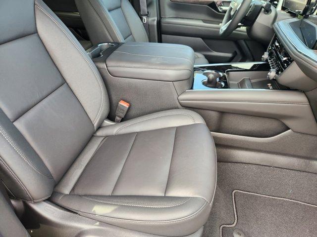 new 2025 Chevrolet Suburban car, priced at $71,924
