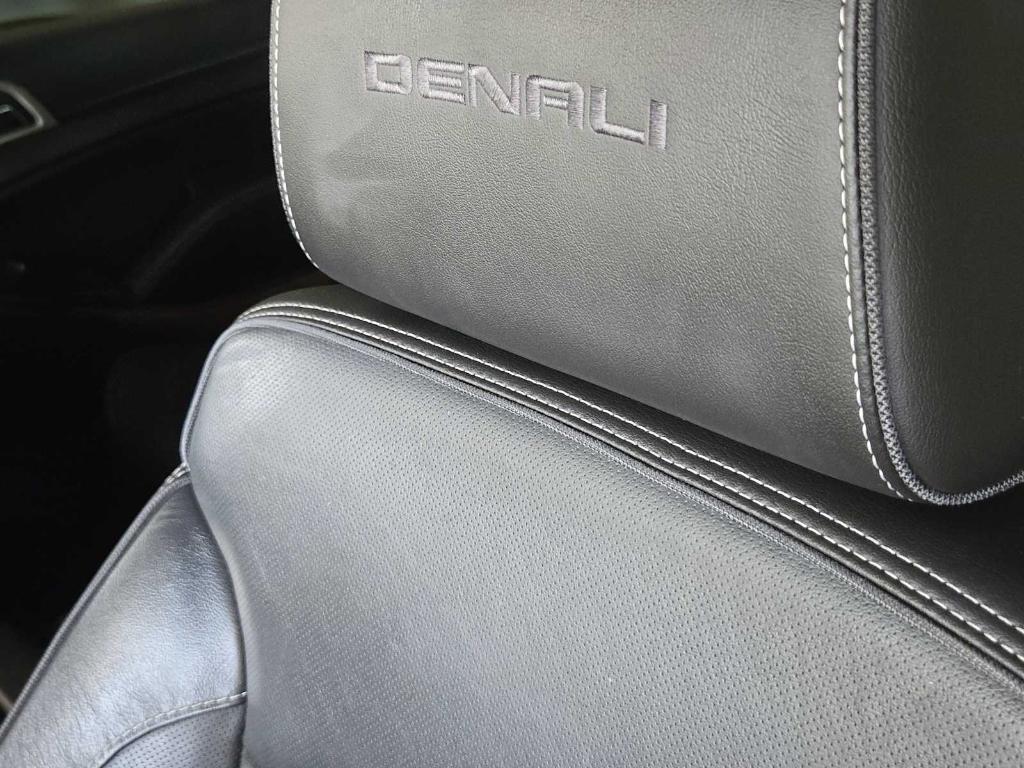 used 2019 GMC Yukon car, priced at $26,677