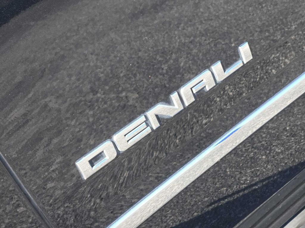 used 2019 GMC Yukon car, priced at $26,677