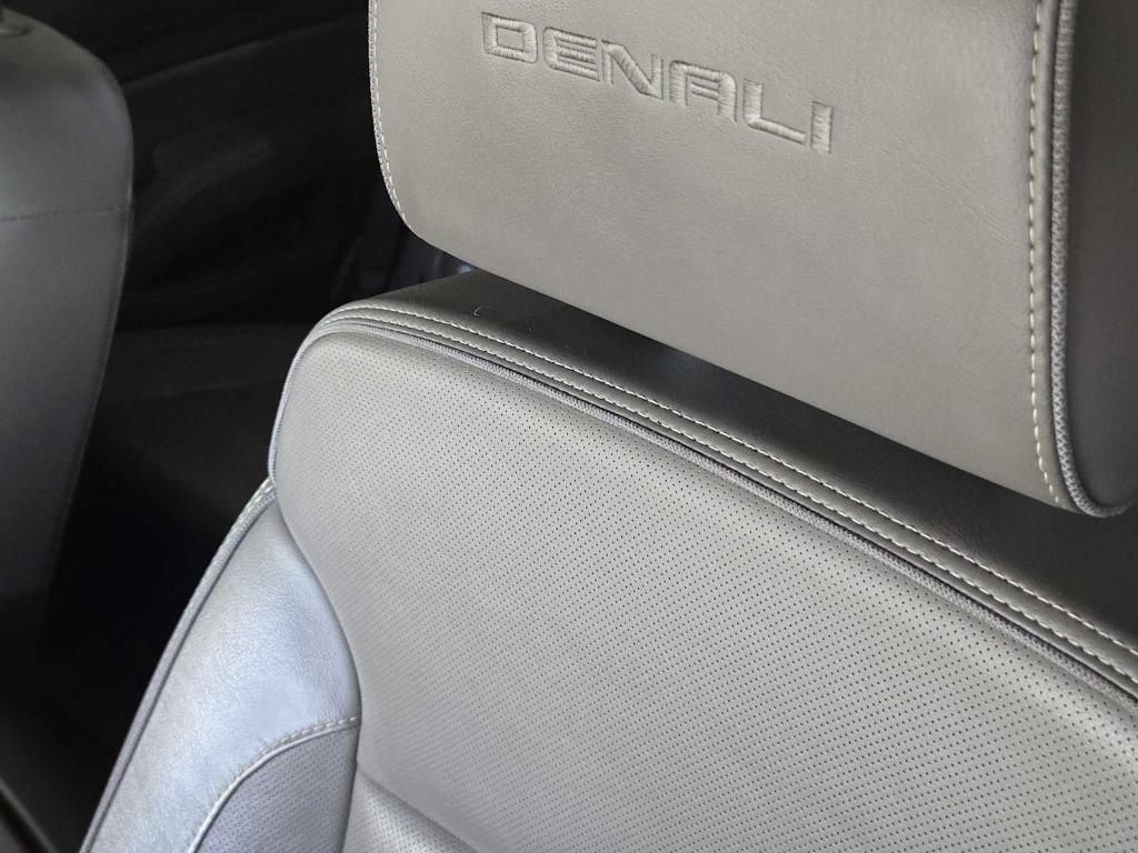 used 2018 GMC Yukon car, priced at $27,577