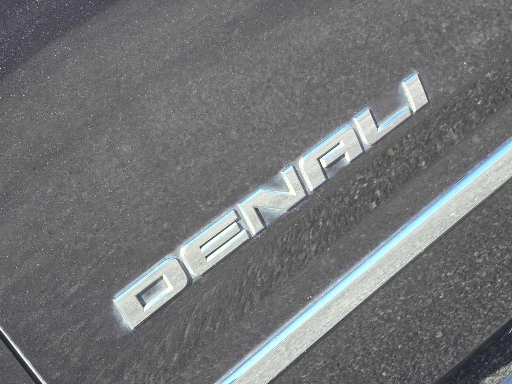 used 2018 GMC Yukon car, priced at $27,577