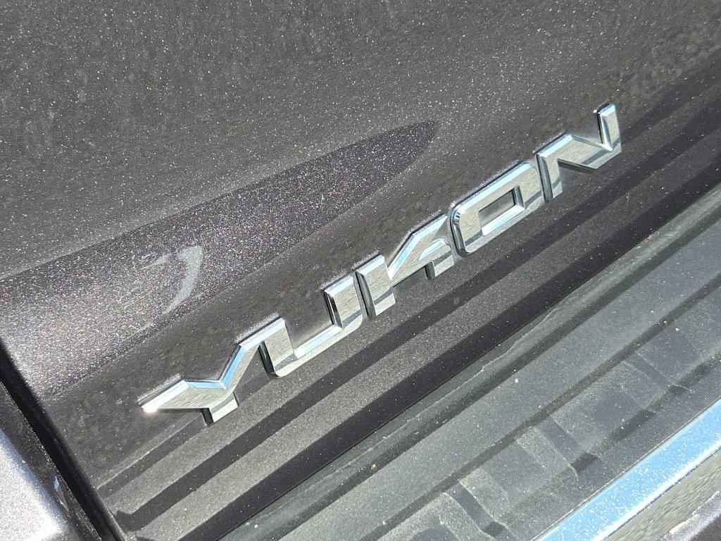 used 2018 GMC Yukon car, priced at $27,577