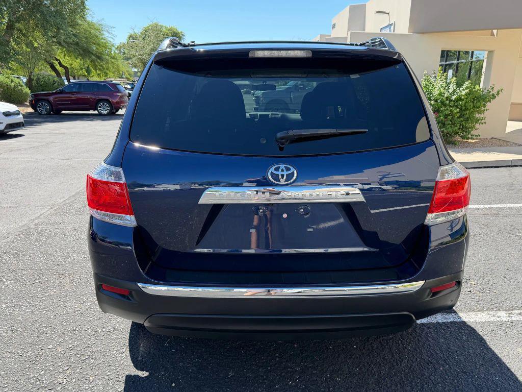 used 2013 Toyota Highlander car, priced at $13,995