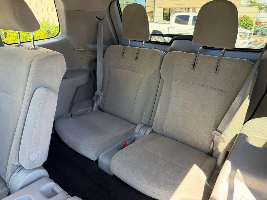 used 2013 Toyota Highlander car, priced at $13,995