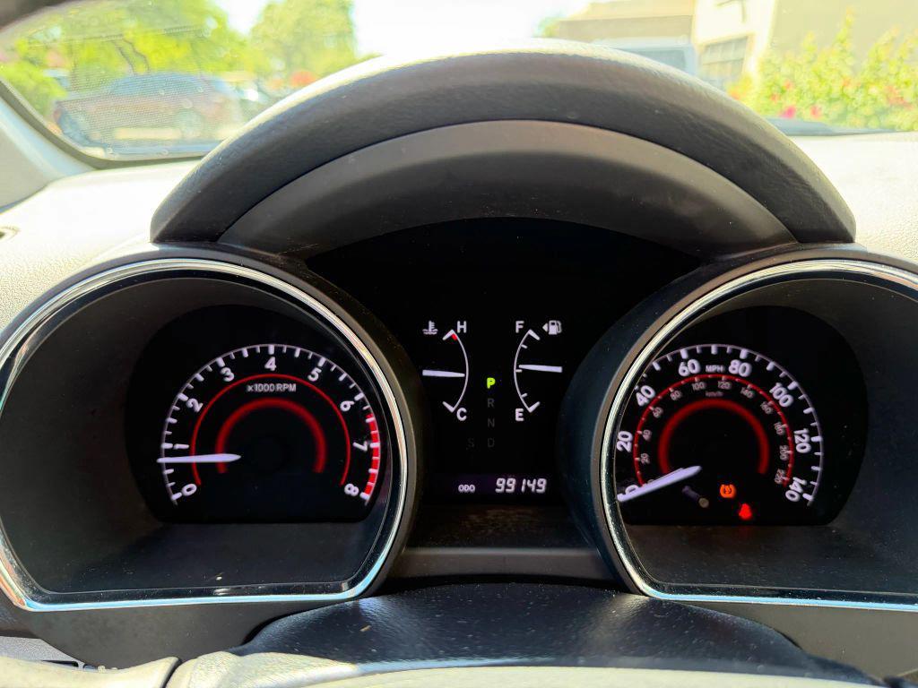 used 2013 Toyota Highlander car, priced at $13,995