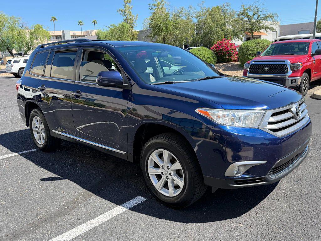 used 2013 Toyota Highlander car, priced at $13,995