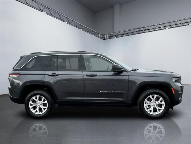 used 2022 Jeep Grand Cherokee car, priced at $32,985