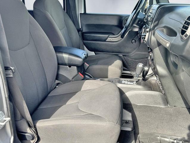 used 2015 Jeep Wrangler Unlimited car, priced at $18,995