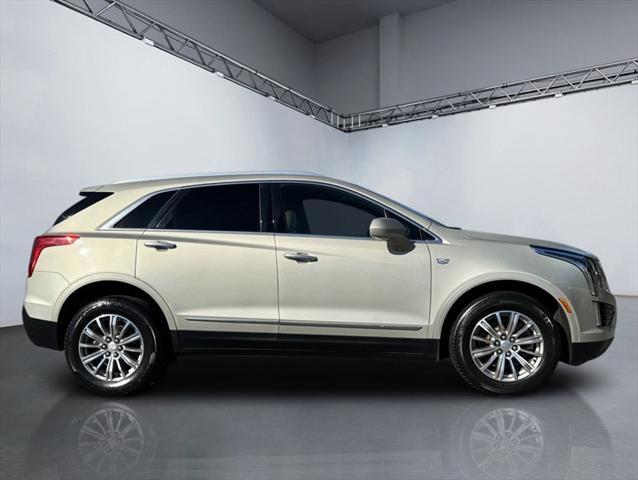 used 2017 Cadillac XT5 car, priced at $20,900