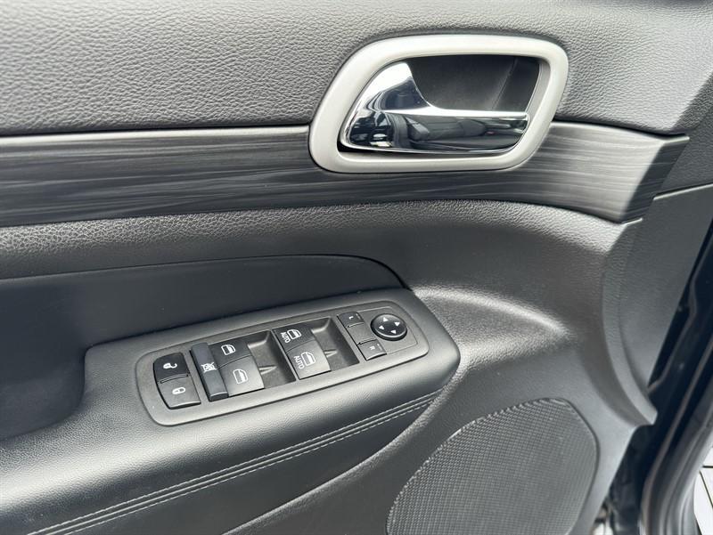 used 2021 Jeep Grand Cherokee car, priced at $23,995