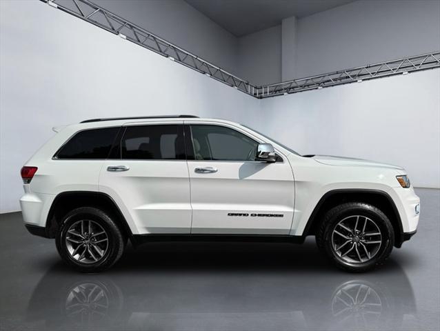 used 2017 Jeep Grand Cherokee car, priced at $15,995